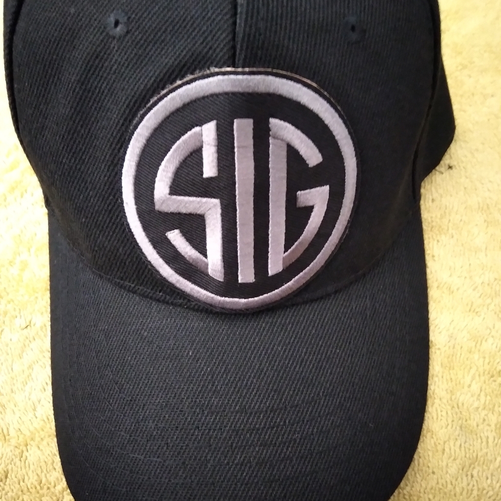 Black SIG Cap with Gray Logo